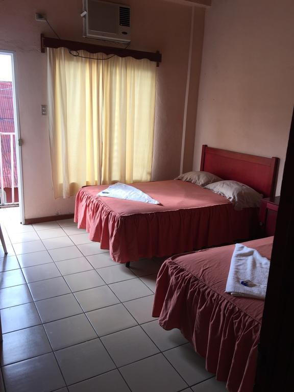 Hotel Villa Margarita Flores Oda fotoğraf